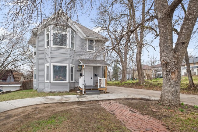 property at 1112 N 40th St