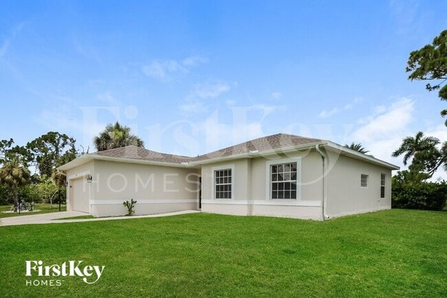 5211 Wentworth Rd in Port Charlotte, FL - Building Photo - Building Photo