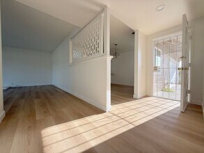 19862 Carmania Ln in Huntington Beach, CA - Building Photo - Building Photo