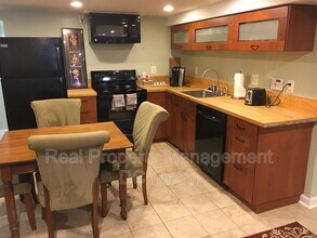 813 10th St NE in Washington, DC - Building Photo - Building Photo