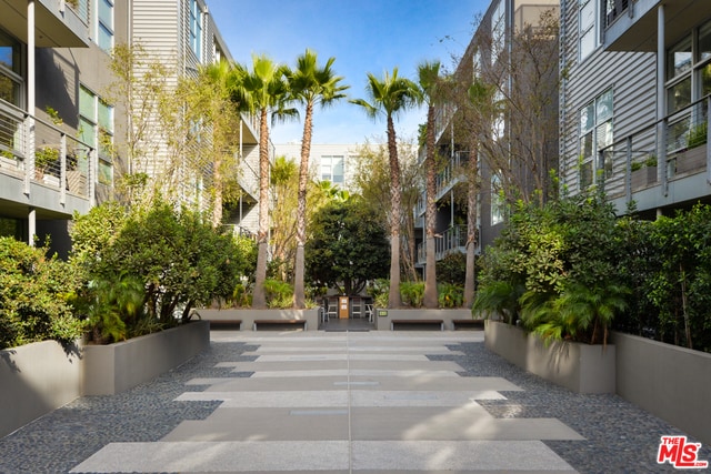 4080 Glencoe Ave, Unit 218 in Marina Del Rey, CA - Foto de edificio - Building Photo