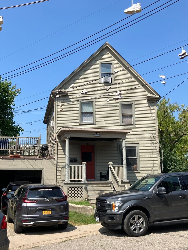 property at 925 Greenwood Ave