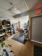 197 Baldwin St, Unit 1 in Sharon, WI - Foto de edificio - Building Photo