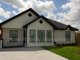 3304 Belinda St in Edinburg, TX - Building Photo