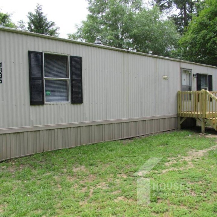 1395 New Cut Rd in Spartanburg, SC - Building Photo