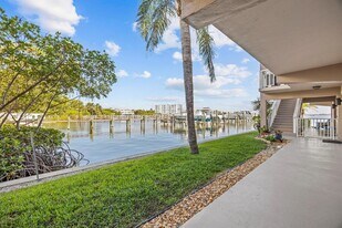 311 E Ocean Ave, Unit 108 in Lantana, FL - Building Photo