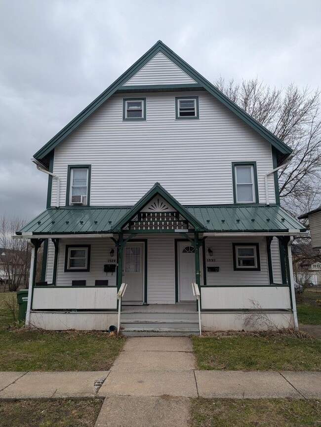 property at 1529-1531 Scott St