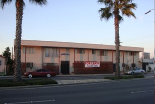 1317 E Alondra Blvd in Compton, CA - Building Photo