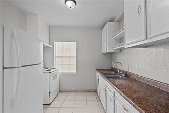 806 3rd Ave N in Texas City, TX - Foto de edificio - Building Photo