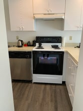 2214 Maplewood Dr S in Salem, OR - Foto de edificio - Building Photo