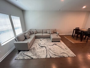 Room in Townhome on Memorial Pkwy in Charlotte, NC - Building Photo - Building Photo