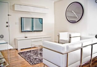 706 E Pine St in Orlando, FL - Foto de edificio - Building Photo