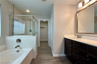 9937 Baron Coast St in Las Vegas, NV - Building Photo - Building Photo