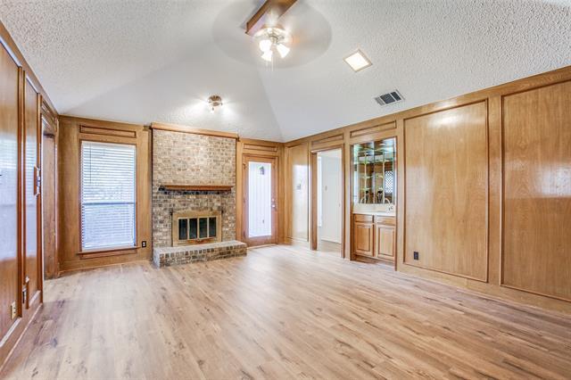 2448 Ridgestone Dr in Dallas, TX - Building Photo