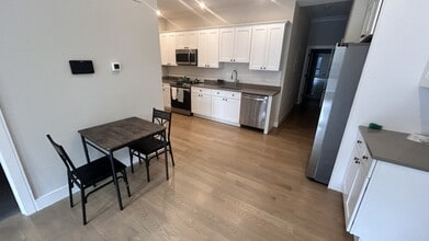 16 Highgate St, Unit 203 in Boston, MA - Building Photo - Building Photo