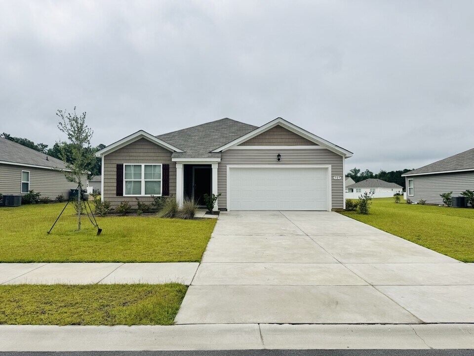 505 Strawberry Fld Wy in Galivants Ferry, SC - Building Photo