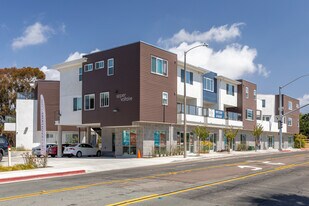 Upper Voltaire in San Diego, CA - Building Photo