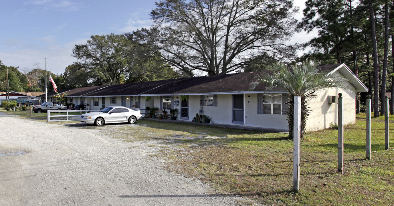 116 Bob Little Rd in Panama City, FL - Building Photo