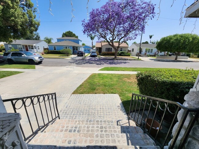 5219 E Hanbury St in Long Beach, CA - Building Photo - Building Photo
