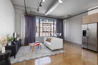 Maxfield Lofts in Los Angeles, CA - Foto de edificio - Interior Photo