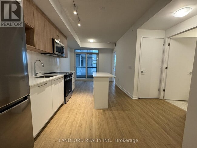 500 Plains Rd E in Burlington, ON - Building Photo - Building Photo