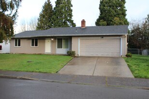 1959 NE Kathryn St in Hillsboro, OR - Building Photo