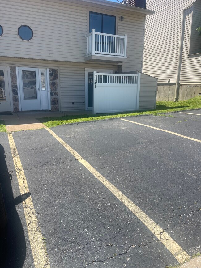 property at 2541 Nodaway Ct