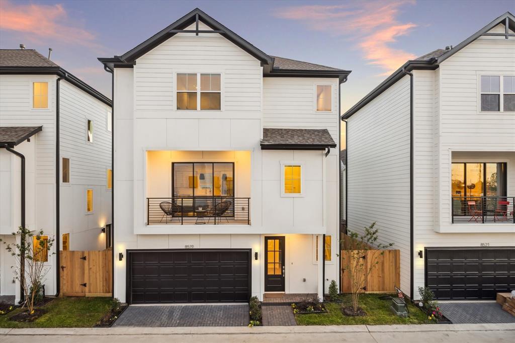 8512 Kolbe Ln in Houston, TX - Building Photo