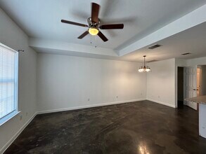 302 Loy Dr in San Antonio, TX - Building Photo - Building Photo