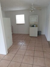 1805 Douglas St S in Lake Worth Beach, FL - Building Photo - Building Photo