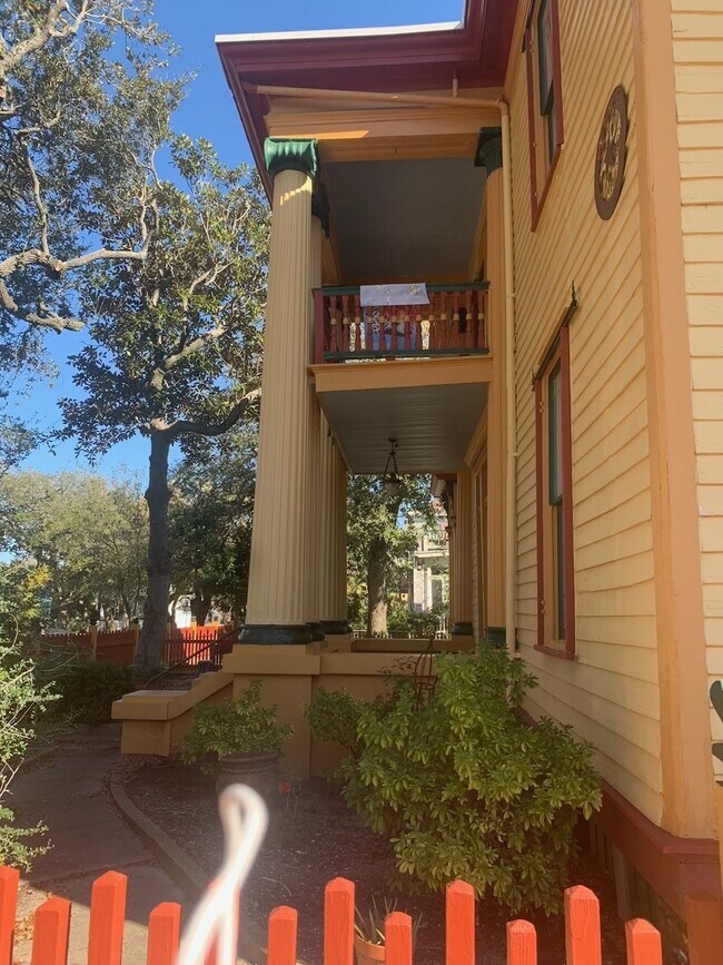 2927 Bernardo De Galvez Ave in Galveston, TX - Building Photo - Building Photo