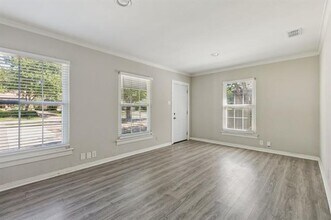 2422 Roanoke Ave in Dallas, TX - Building Photo - Building Photo
