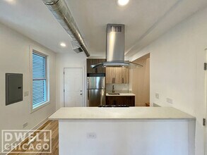 1851 W Dickens Ave, Unit 2 in Chicago, IL - Building Photo - Building Photo