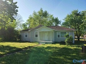 300 Beirne Ave NE in Huntsville, AL - Building Photo