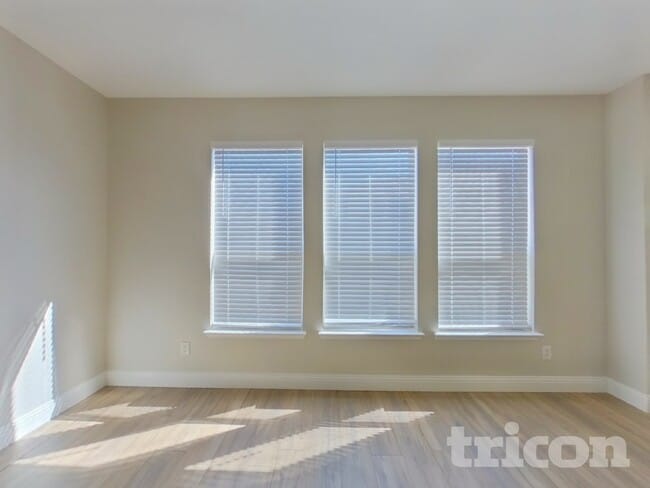 7415 Cresswell Dr in Arlington, TX - Foto de edificio - Building Photo