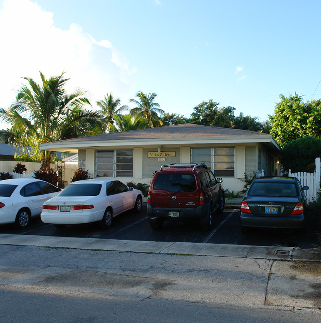 1632 NE 4th Pl in Fort Lauderdale, FL - Building Photo - Building Photo