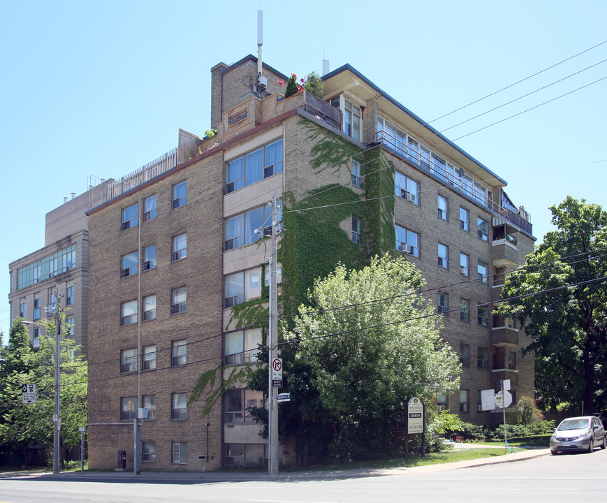 Prince Charles Terrace in Toronto, ON - Building Photo