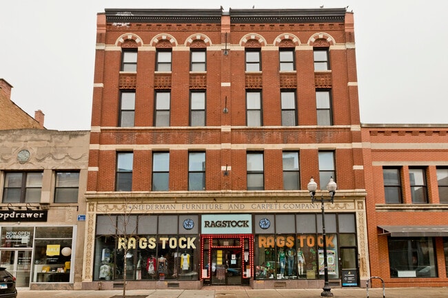 property at 1459 N Milwaukee Ave