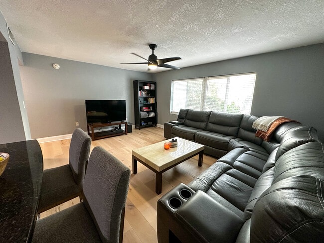 210 5th Ave S, Unit 207