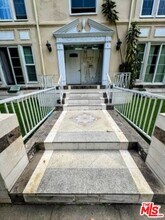 137 Crescent Dr in Beverly Hills, CA - Building Photo - Building Photo