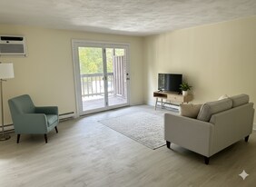 8A Mayberry Dr, Unit 3 in Westborough, MA - Building Photo