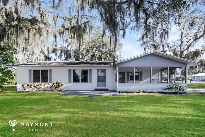 222 Hamolia Ave in Polk City, FL - Foto de edificio