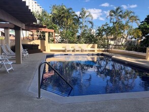 1050 Lunalilo St in Honolulu, HI - Building Photo - Building Photo