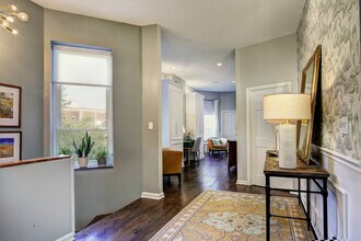 2035 N Kedzie Ave in Chicago, IL - Building Photo - Building Photo