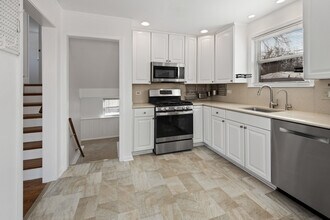 41 Hackberry Ln in Glenview, IL - Building Photo - Building Photo