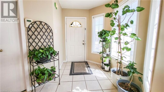 135 Gosling Gardens in Guelph, ON - Building Photo - Building Photo