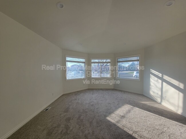 4000 W 34th Ct in Kennewick, WA - Building Photo - Building Photo