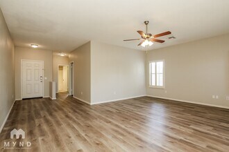 18611 North 22nd St in Phoenix, AZ - Foto de edificio - Building Photo