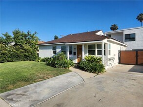 17512 Lanark St in Los Angeles, CA - Building Photo - Building Photo