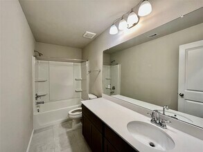 8711 Windsong Trail Dr in Missouri City, TX - Foto de edificio - Building Photo